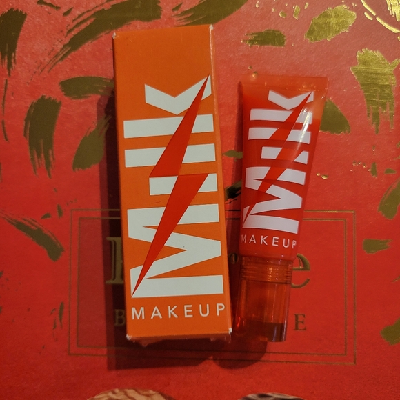 Milk makeup Electric Glossy Lip Plumper Wired - Picture 4 of 8